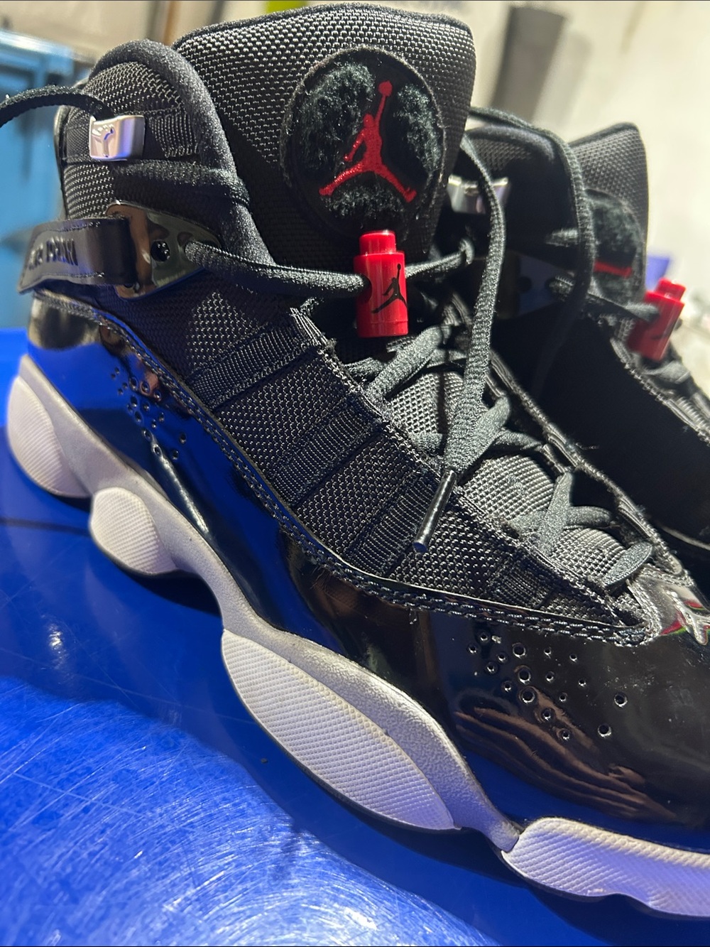 Kids' JORDAN Black and Red Basketball Shoes, size 7Y - Picture 2 of 4